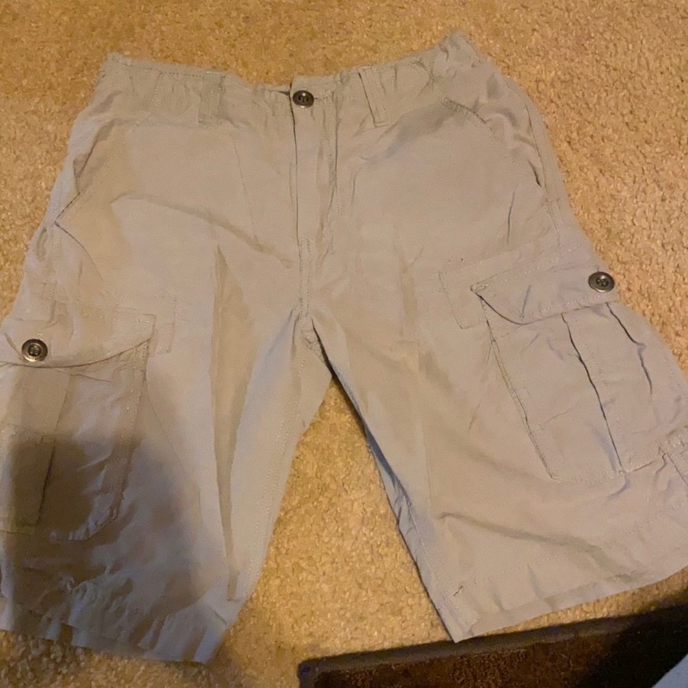Men’s cargo shorts size 28